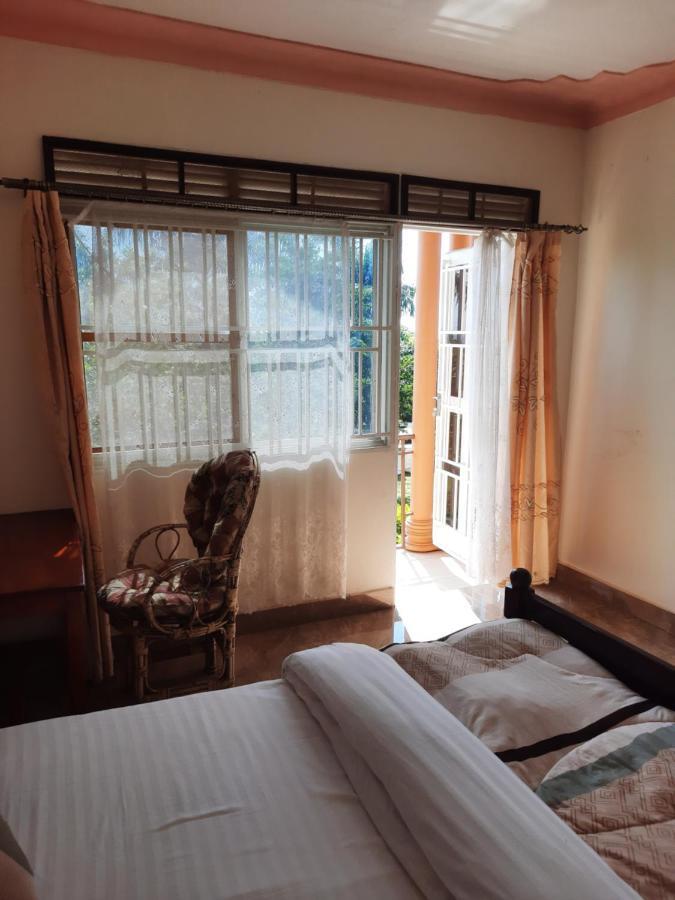 Airport Side Hotel Entebbe Exterior foto